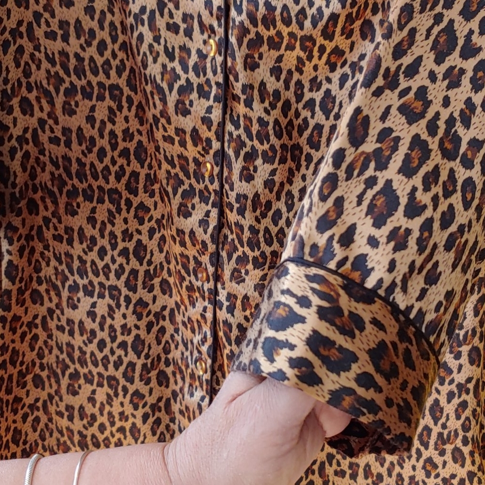 Robe/Lounge Wear - Picture 5 of 5